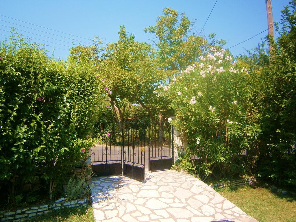 Villa Frias Aszprojerakáta Szoba fotó